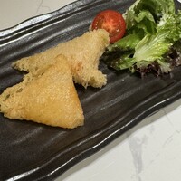 創作料理と宝石鍋しゃぶしゃぶ 宝泉 - 海老の三角揚げ