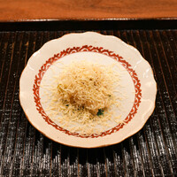 鎌倉 北じま - さつまいも、銀杏、落花生の飯蒸し、削り栗をかけて