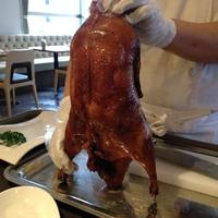 China Four Seasons 六本木店 - 北京ダックは目の前で切り分けてくれます