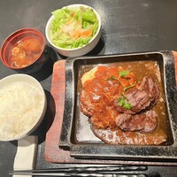 鉄板ダイニング 哲 - 和牛入りハンバーグハラミステーキコラボ