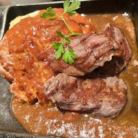 鉄板ダイニング 哲 - 和牛入りハンバーグ、ステーキコラボ