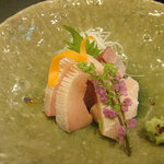 和風花紋 - 氷見産ブリ刺身