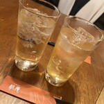 桃庵 - （左）梅酒ソーダ　（右）ハイボール