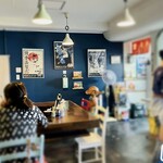 自家製麺 カミカゼ - ◾️女将さんはベイスターズファンか！？(横浜ベイスターズのユニフォームを着ていたので)