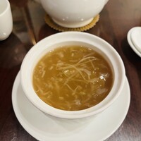 Shanghai Dining 状元樓 - 状元特製「冬瓜入りフカヒレスープ」