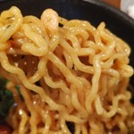 麺屋だご - 棣鄂の中太縮れ麺、短めで凄く食べやすい♪＼(^o^)／　