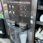 セブンイレブン - ドリンク写真:何度挿入し直しても、エラー表示なので、旧式マシンで