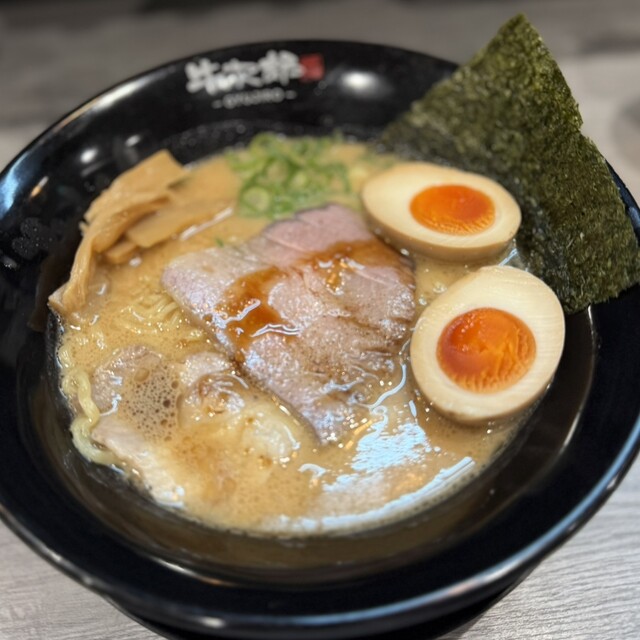 貴一郎商店なごやページ ABOUT US | 株式会社 十七商店 | 旅をするように「食」と生きる。