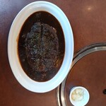 COWBOY CURRY Jr. - カレー側にあるのがタマネギのピクルスです。