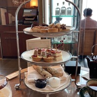 ザ タヴァン グリル＆ラウンジ - 