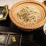 汐見 - 細い蕎麦でした。てんぷらの塩で食べてみたのですが、、美味しい！今回の蕎麦は初めての味で木の実の香りが私はしました〜