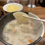 老虎苑 - でっかい大根もよく煮込まれていてホロホロでおいしい