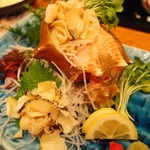 吉栄丸 - 甲貝の活き造り