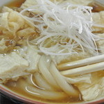 肉うどん 野島 - モチモチとしたエッジのたったうどんに良く絡むオリジナルな汁