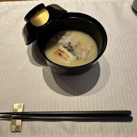 日本料理 Japanese Cuisine 桜丘 - ［吸物］
                  栗すり流し　ローストポーク　焼餅　スプラウト