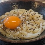 手打十段 うどんバカ一代 - 釜バター小+生たまご