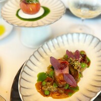 ル・プリスティン レストラン 東京 - 仔羊の鞍下肉 トマトファルジ ブッラータチーズ 柿 バジル