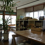 肉うどん 野島 - 文庫本コーナーがあります