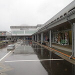 おコメの麺専門店 たねや - 道の駅　施設の外観