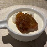 A TUTTA - パンナコッタ、イチジクのジャム、洋梨