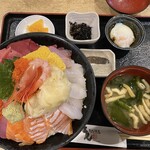 炭火活烹三是 南新宿店 - 