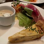 カフェ アクロス ザ ユニバース - 