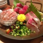 汁べゑ 渋谷店 - お刺身おまかせ3点盛り(ホタルイカ、マグロ、カンパチ)
