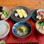 食堂 ナマケモノ - 「サバミソとだし巻」定食（公式アカウントから拝借）