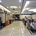 SANTOS HOTEL - 朝食会場にも使われるロビー
