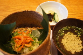 ごはん屋 今ここ - 桜エビのご飯、お吸い物、香のもの。