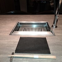 焼肉うしごろ 池袋店 - 焼肉うしごろ池袋店のテーブルです。