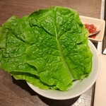 焼肉うしごろ - サンチュです。