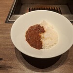 焼肉うしごろ - うしごろカレーです。牛スジと牛肉の濃厚なコクとカレーのスパイス感が、病み付きになります。