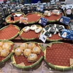スーパーセンタートライアル - おにぎり類もけっこう無くなっていました…