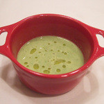 Convivio - ランチコース(4000円)のグリーンピースのスープ