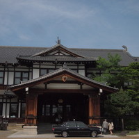 メインダイニングルーム 三笠 - 奈良ホテル玄関