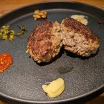 肉屋のハンバーグと炊きたての米 - 