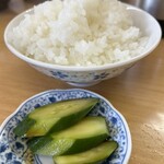 江ちゃんラーメン - 必ず付ける…小めしと漬物！