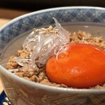 炭焼 おかげさん - 卵黄醤油漬け乗せ鶏そぼろ丼