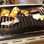 焼肉 ミート 牛男 - （※写真6）お肉・オン・ザ・焼き網