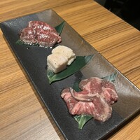 中目黒焼肉 登牛門 - 