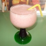 エイトフット - Eight Foot　食後の苺シェーク