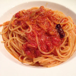 カプリチョーザ - トマトとにんにくのスパゲティ