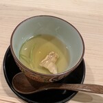 日本橋 鮨 しば - 松茸、いい香りに惹かれて写真撮る前に一切れ食べちゃった