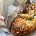 清月ベーカリー - まかない黒豚揚げカレーパン¥250