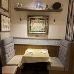 スペインレストラン 銀座エスペロ - ソファー席（2024年11月4日撮影）