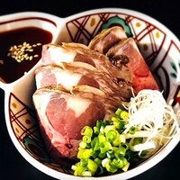 牛タンの低温調理刺し
