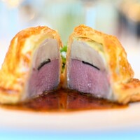 オーベルジュ・ド・リル ナゴヤ - 牛フィレ肉とフォアグラ・トリュフのパイ包み