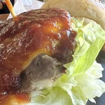 SAGAN - 自家製パンのハンバーグサンド　ハンバーグは肉肉しくて美味しい　パンはフカフカしっとりもちもちです　アゴを外して食べましょう　3口目からはフカフカナイフとフォークで