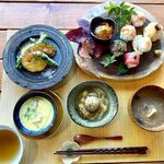 食堂 ナマケモノ - 「手毬寿司」定食（公式アカウントから拝借）